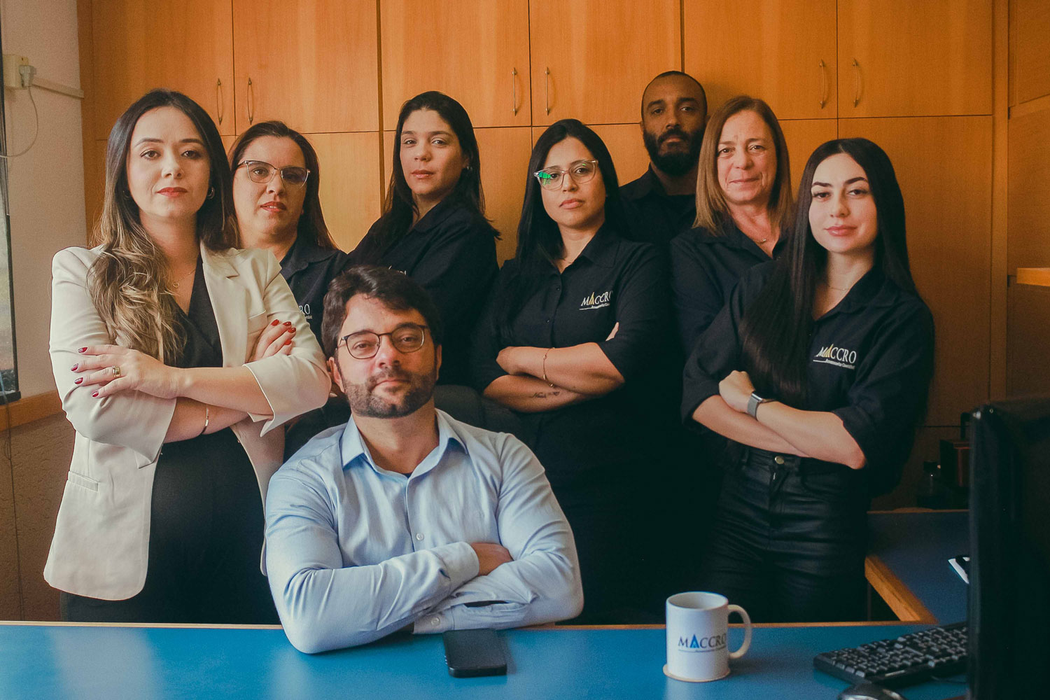 Equipe Maccro em foto corporativa